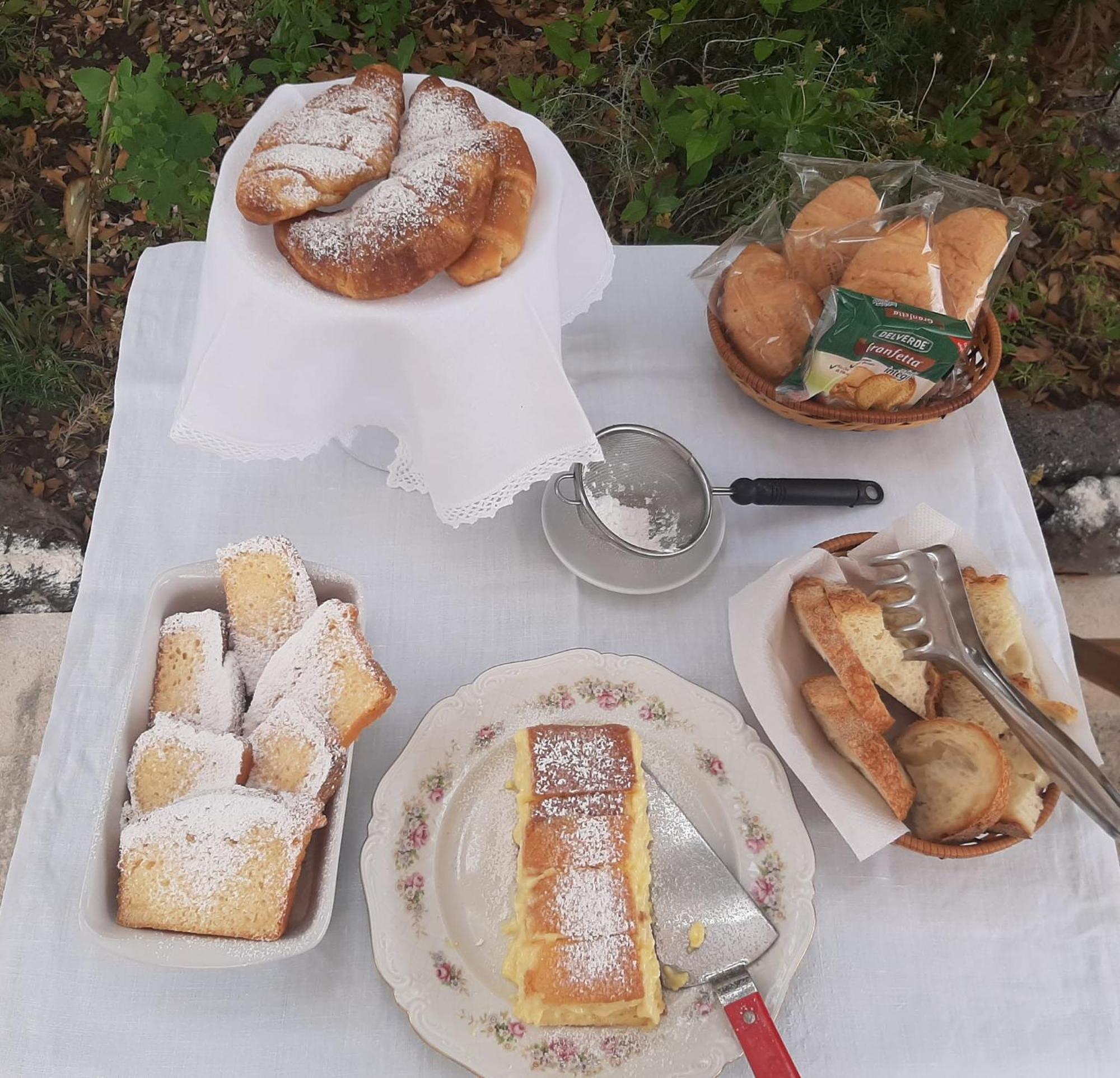 B&B Il Giardino Del Barone Pozzomaggiore Kültér fotó